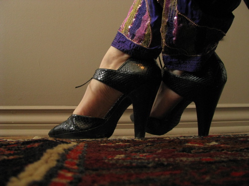 sequin-pant-detail