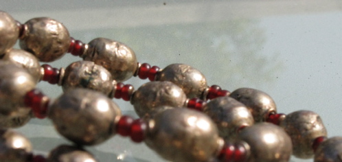 silver-necklace-detail
