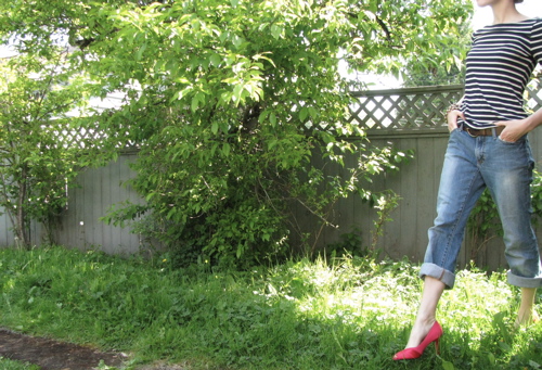 stripe-shirt-pink-shoes