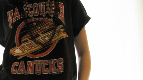 vancouver-canucks-old-logo1