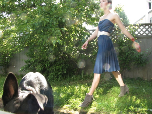 blue-vintage-dress-pleats