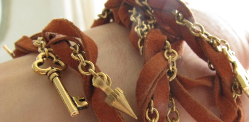 leather-charm-gold-bracelet