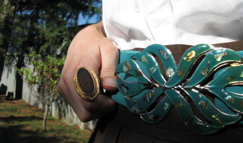 vintage-belt-detail