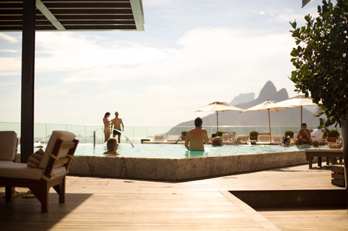 garance-dore-rio-pool