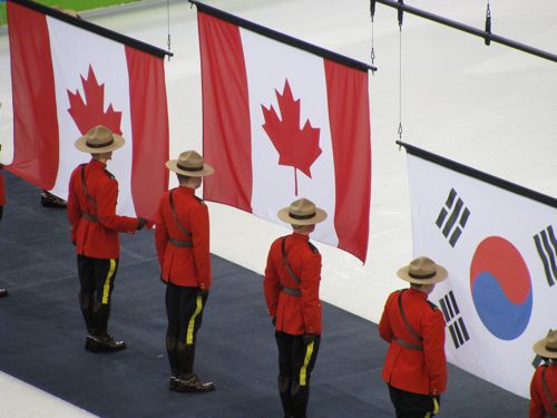 short-track-speed-skating-canada-flags