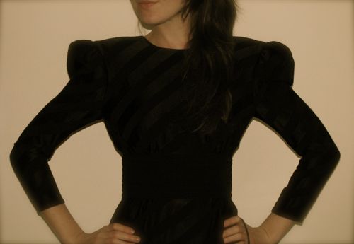 80s-strong-shoulder-silhouette 80s-strong-shoulder-silhouette
