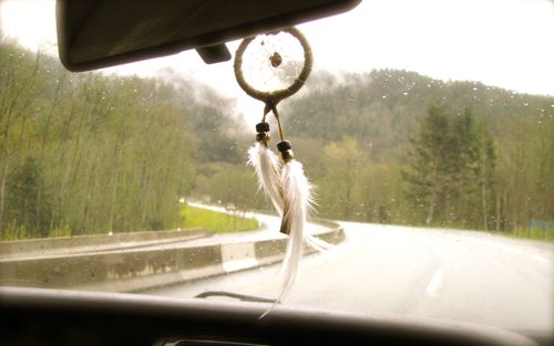 dream-catcher-rearview-window