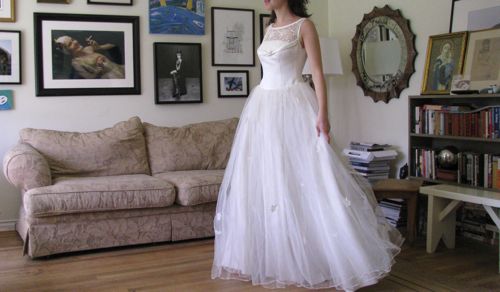 vintage-wedding-dress vintage-wedding-dress